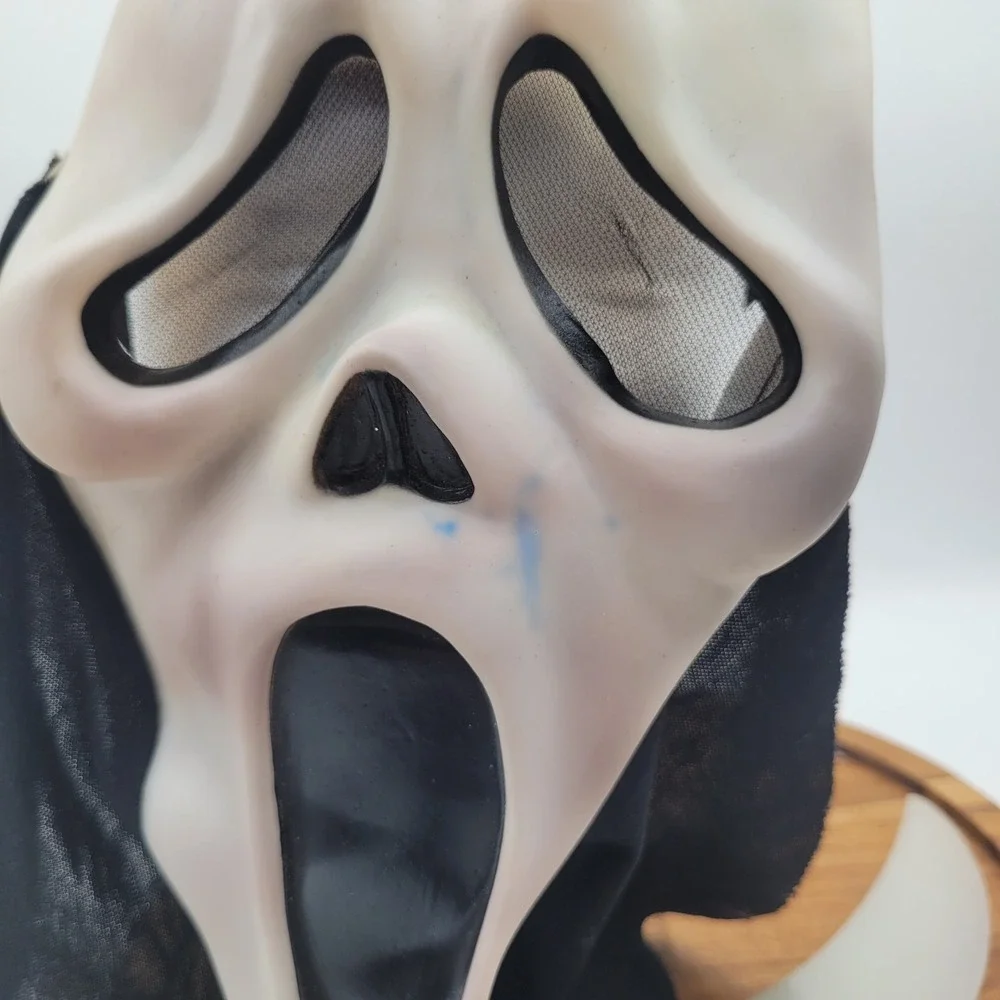 Scream‎ Mask Ghost Face Easter Unlimited 2011 With Rubber Knife